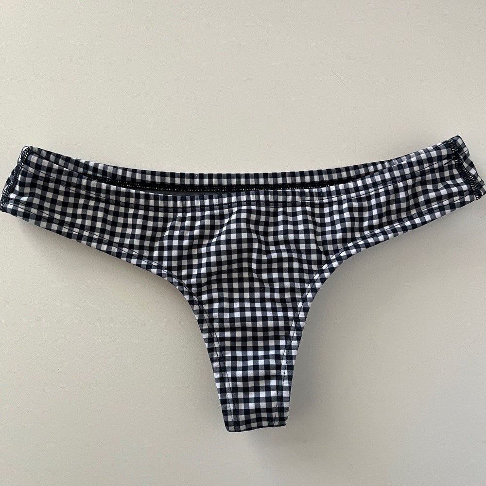 JOLYN pre-loved “Duke” gingham swim bottoms. Size Medium. DISCONTINUED print.